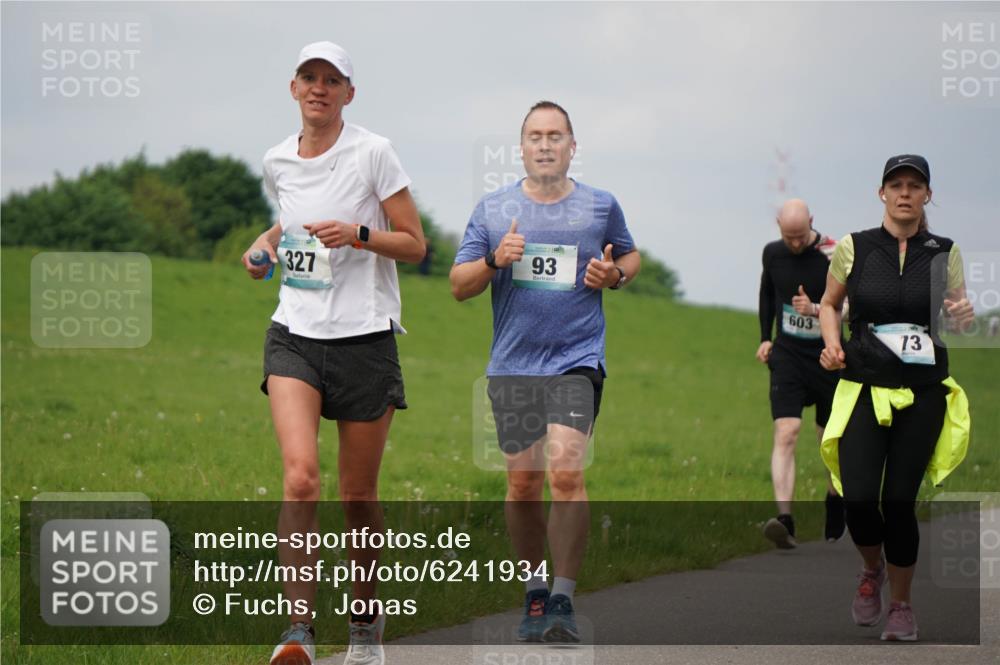 05.05.2024 - 7. Wedeler Halbmarathon Fuchs,  Jonas http://msf.ph/oto/6241934 05.05.2024 12:02:27 Laufen 327, 93, 603, 73 meine-sportfotos.de