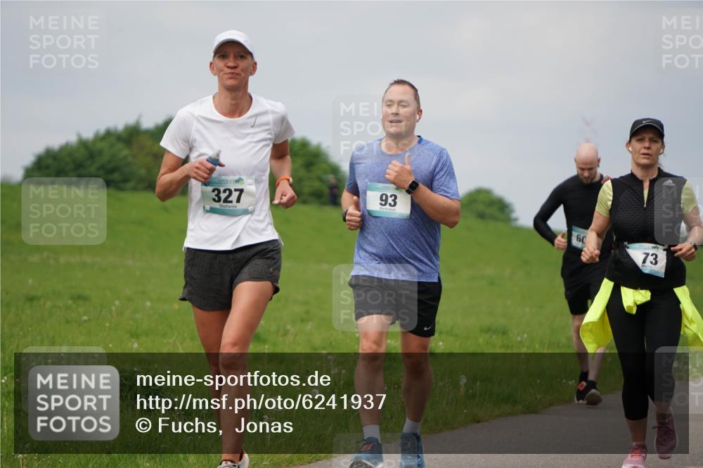 05.05.2024 - 7. Wedeler Halbmarathon Fuchs,  Jonas http://msf.ph/oto/6241937 05.05.2024 12:02:28 Laufen 327, 93, 60, 73 meine-sportfotos.de