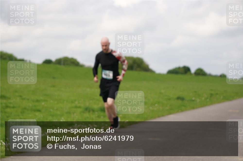 05.05.2024 - 7. Wedeler Halbmarathon Fuchs,  Jonas http://msf.ph/oto/6241979 05.05.2024 12:02:37 Laufen  meine-sportfotos.de