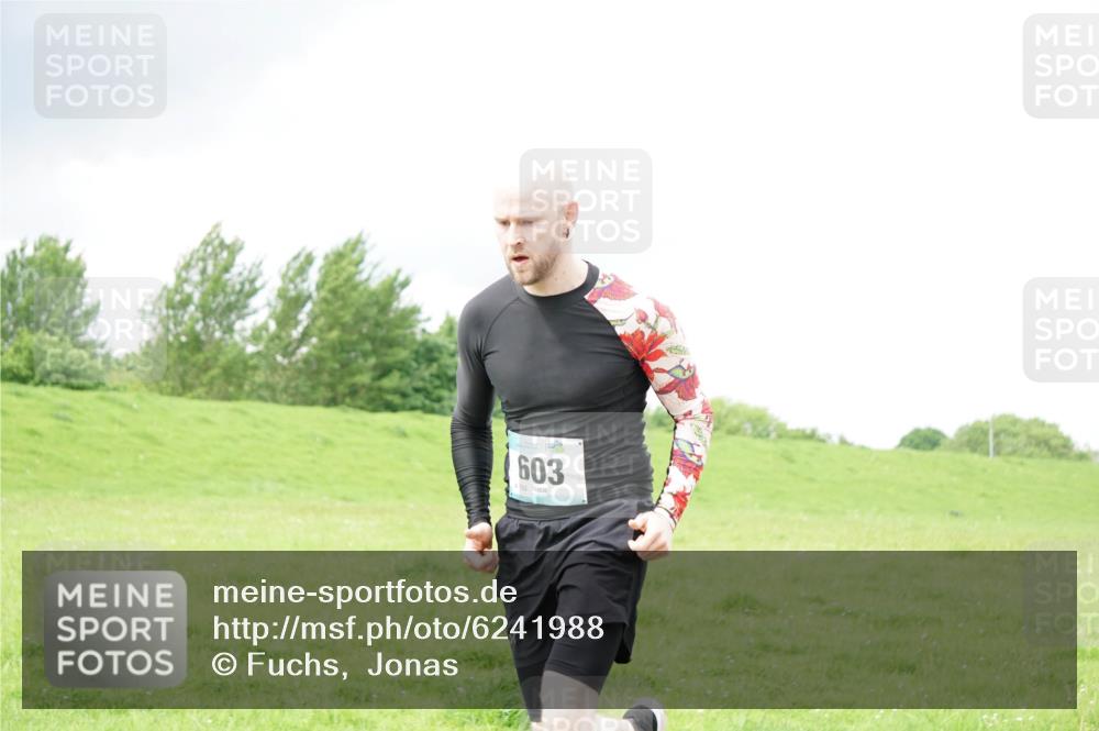 05.05.2024 - 7. Wedeler Halbmarathon Fuchs,  Jonas http://msf.ph/oto/6241988 05.05.2024 12:02:38 Laufen 603, 102 meine-sportfotos.de