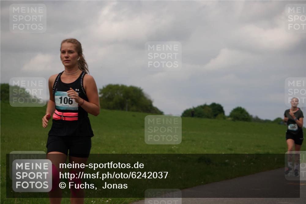 05.05.2024 - 7. Wedeler Halbmarathon Fuchs,  Jonas http://msf.ph/oto/6242037 05.05.2024 12:02:54 Laufen 106, 105 meine-sportfotos.de