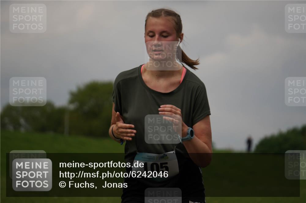 05.05.2024 - 7. Wedeler Halbmarathon Fuchs,  Jonas http://msf.ph/oto/6242046 05.05.2024 12:02:59 Laufen 105 meine-sportfotos.de