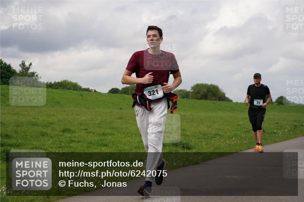 05.05.2024 - 7. Wedeler Halbmarathon Fuchs,  Jonas http://msf.ph/oto/6242075 05.05.2024 12:03:09 Laufen 321, 35 meine-sportfotos.de