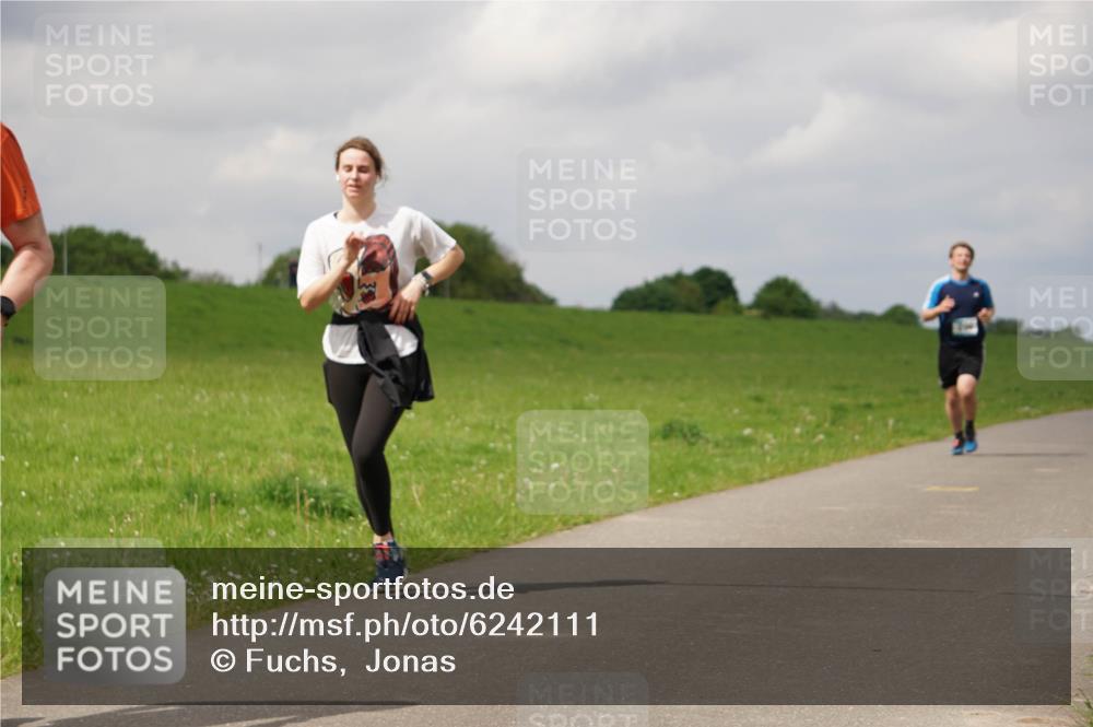 05.05.2024 - 7. Wedeler Halbmarathon Fuchs,  Jonas http://msf.ph/oto/6242111 05.05.2024 12:03:24 Laufen  meine-sportfotos.de