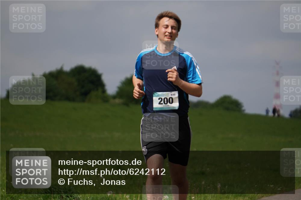 05.05.2024 - 7. Wedeler Halbmarathon Fuchs,  Jonas http://msf.ph/oto/6242112 05.05.2024 12:03:28 Laufen 65, 200 meine-sportfotos.de