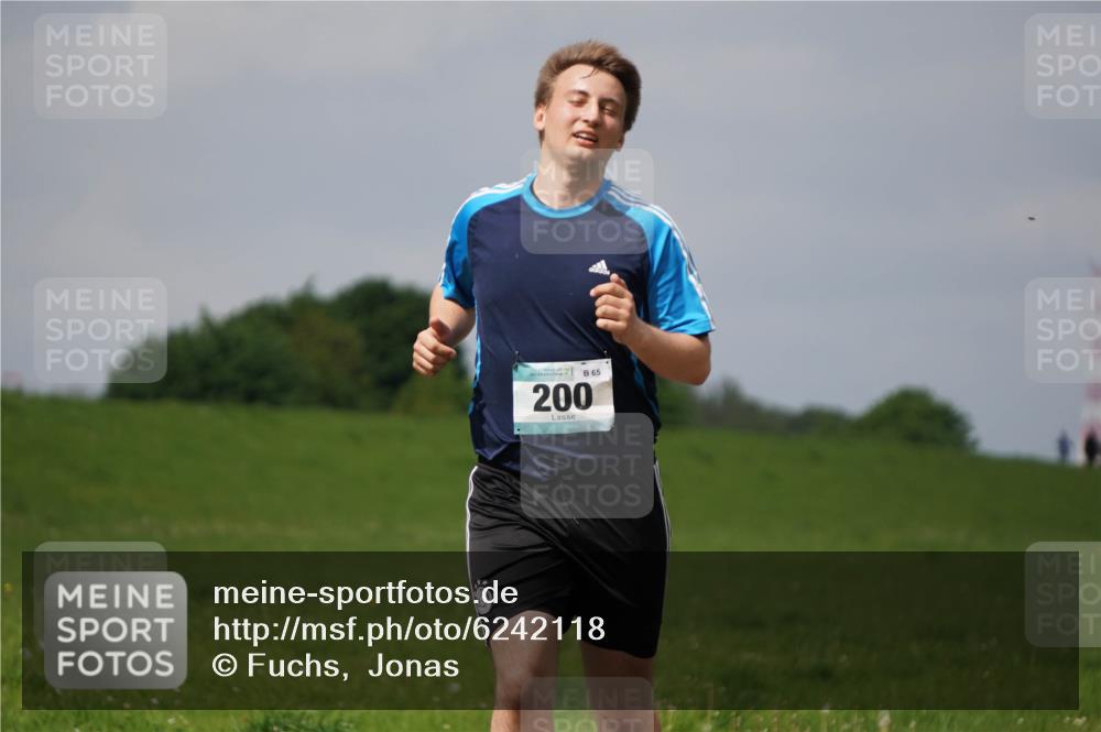 05.05.2024 - 7. Wedeler Halbmarathon Fuchs,  Jonas http://msf.ph/oto/6242118 05.05.2024 12:03:28 Laufen 65, 200 meine-sportfotos.de