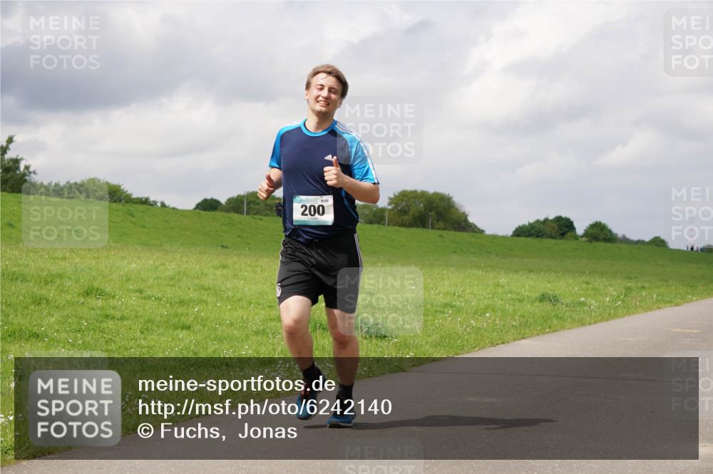 05.05.2024 - 7. Wedeler Halbmarathon Fuchs,  Jonas http://msf.ph/oto/6242140 05.05.2024 12:03:33 Laufen 65, 200 meine-sportfotos.de