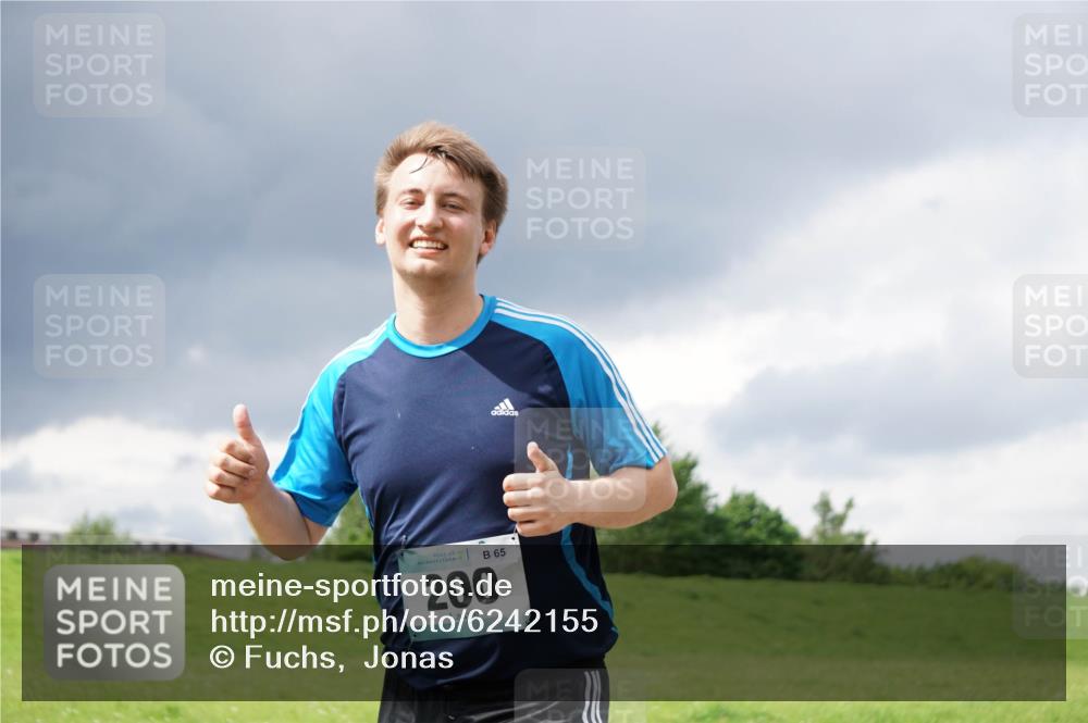 05.05.2024 - 7. Wedeler Halbmarathon Fuchs,  Jonas http://msf.ph/oto/6242155 05.05.2024 12:03:35 Laufen 65, 200 meine-sportfotos.de