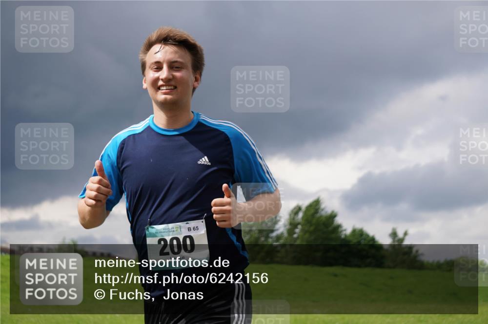 05.05.2024 - 7. Wedeler Halbmarathon Fuchs,  Jonas http://msf.ph/oto/6242156 05.05.2024 12:03:35 Laufen 65, 200 meine-sportfotos.de