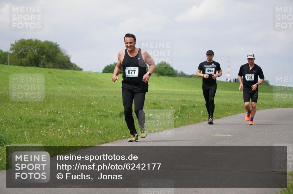 05.05.2024 - 7. Wedeler Halbmarathon Fuchs,  Jonas http://msf.ph/oto/6242177 05.05.2024 12:03:47 Laufen 677, 594, 708 meine-sportfotos.de