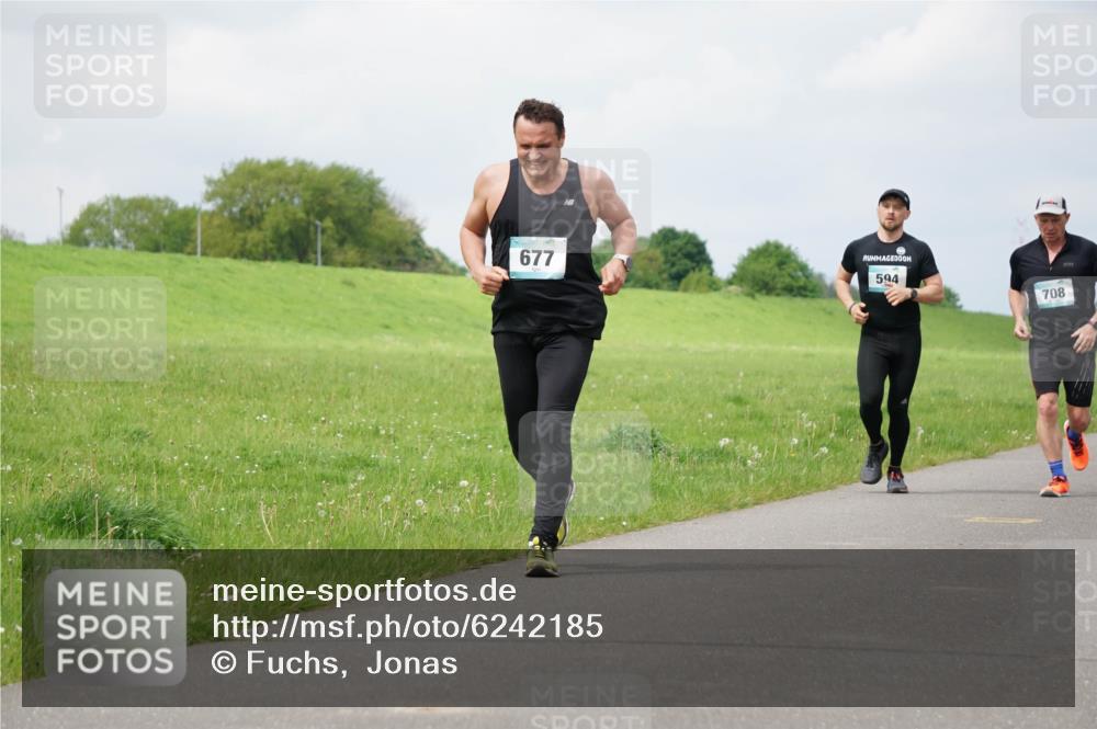 05.05.2024 - 7. Wedeler Halbmarathon Fuchs,  Jonas http://msf.ph/oto/6242185 05.05.2024 12:03:47 Laufen 677, 594, 708 meine-sportfotos.de