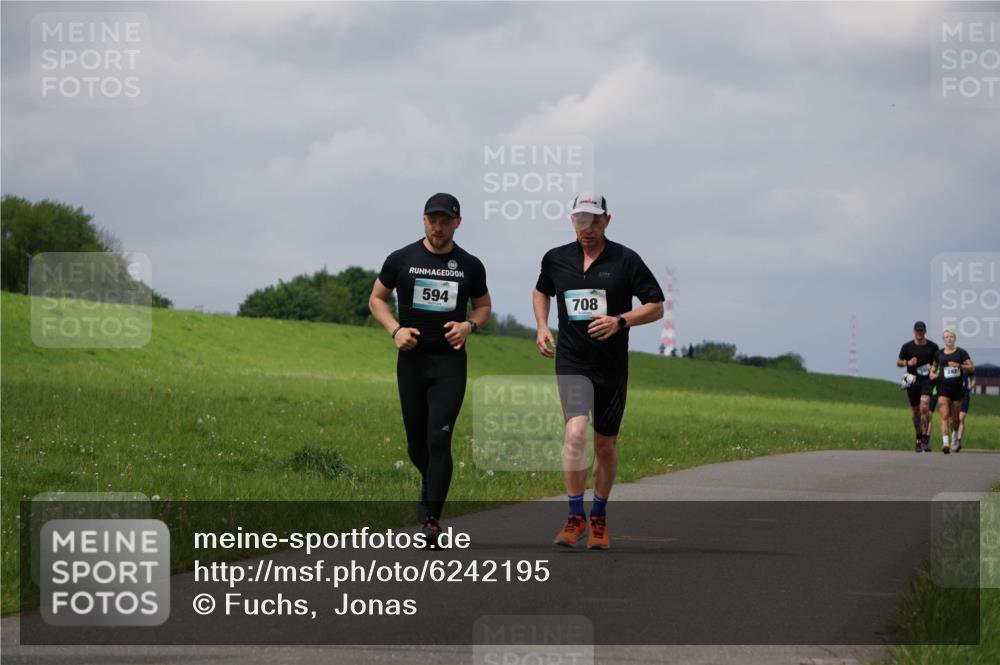05.05.2024 - 7. Wedeler Halbmarathon Fuchs,  Jonas http://msf.ph/oto/6242195 05.05.2024 12:03:49 Laufen 594, 708 meine-sportfotos.de