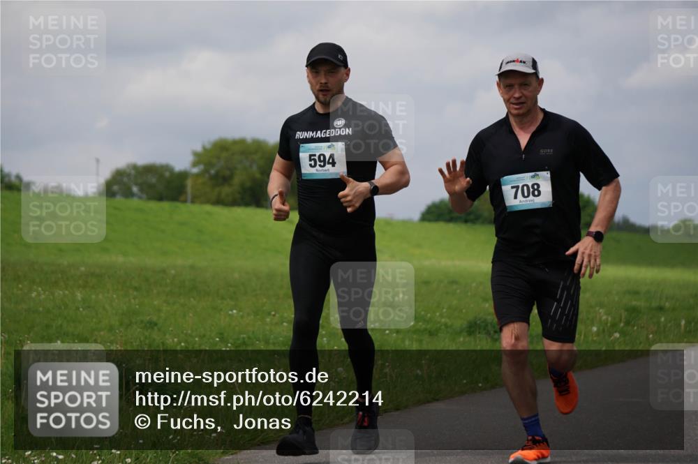 05.05.2024 - 7. Wedeler Halbmarathon Fuchs,  Jonas http://msf.ph/oto/6242214 05.05.2024 12:03:52 Laufen 594, 708 meine-sportfotos.de