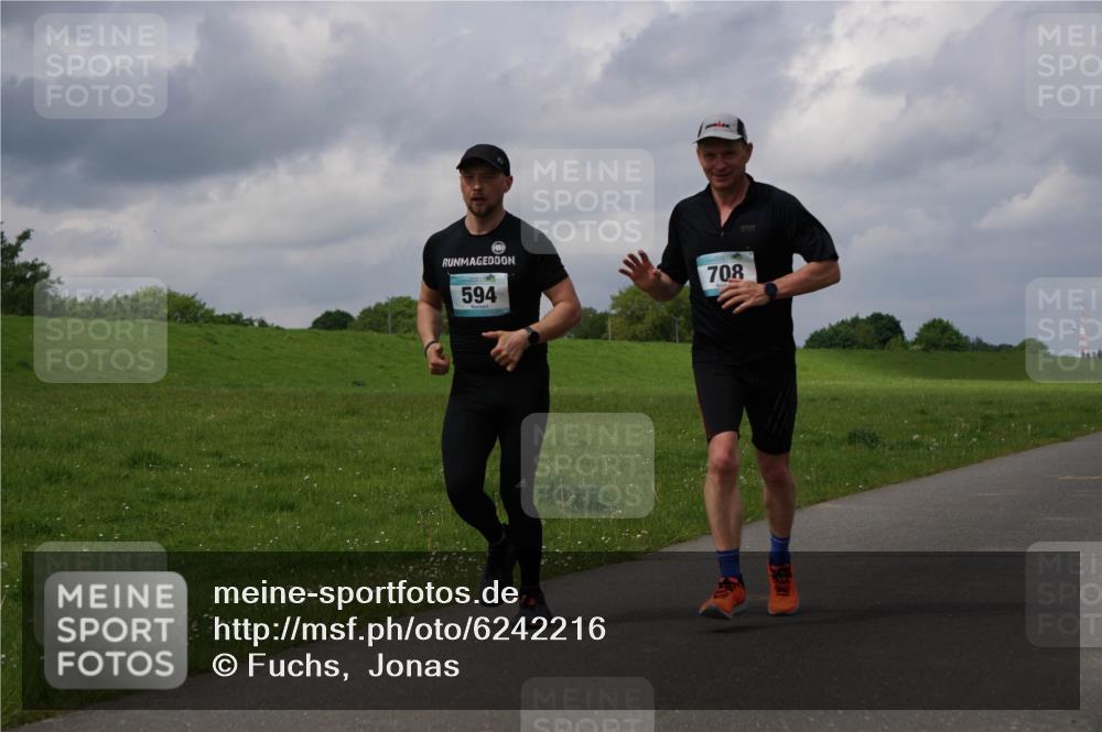 05.05.2024 - 7. Wedeler Halbmarathon Fuchs,  Jonas http://msf.ph/oto/6242216 05.05.2024 12:03:53 Laufen 594, 708 meine-sportfotos.de
