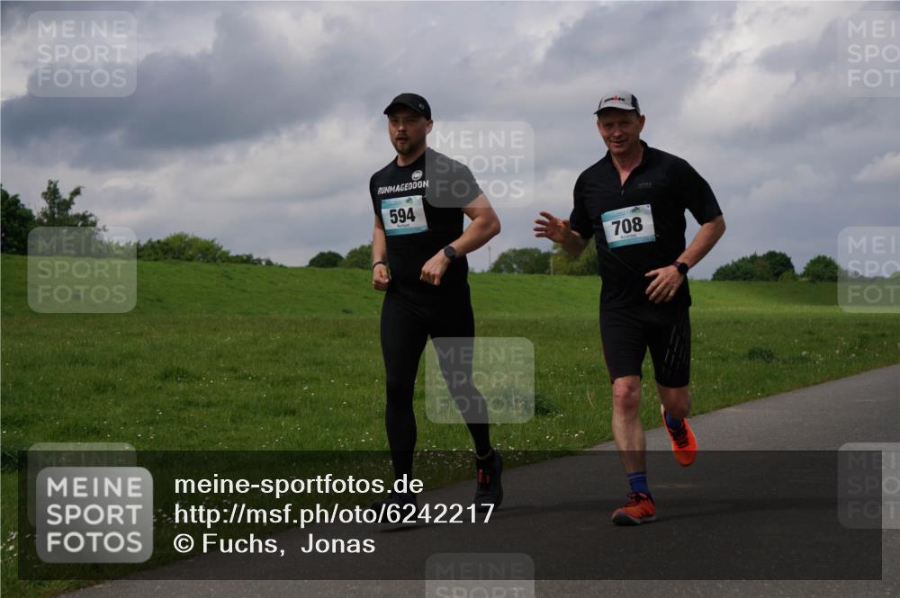 05.05.2024 - 7. Wedeler Halbmarathon Fuchs,  Jonas http://msf.ph/oto/6242217 05.05.2024 12:03:53 Laufen 594, 708 meine-sportfotos.de