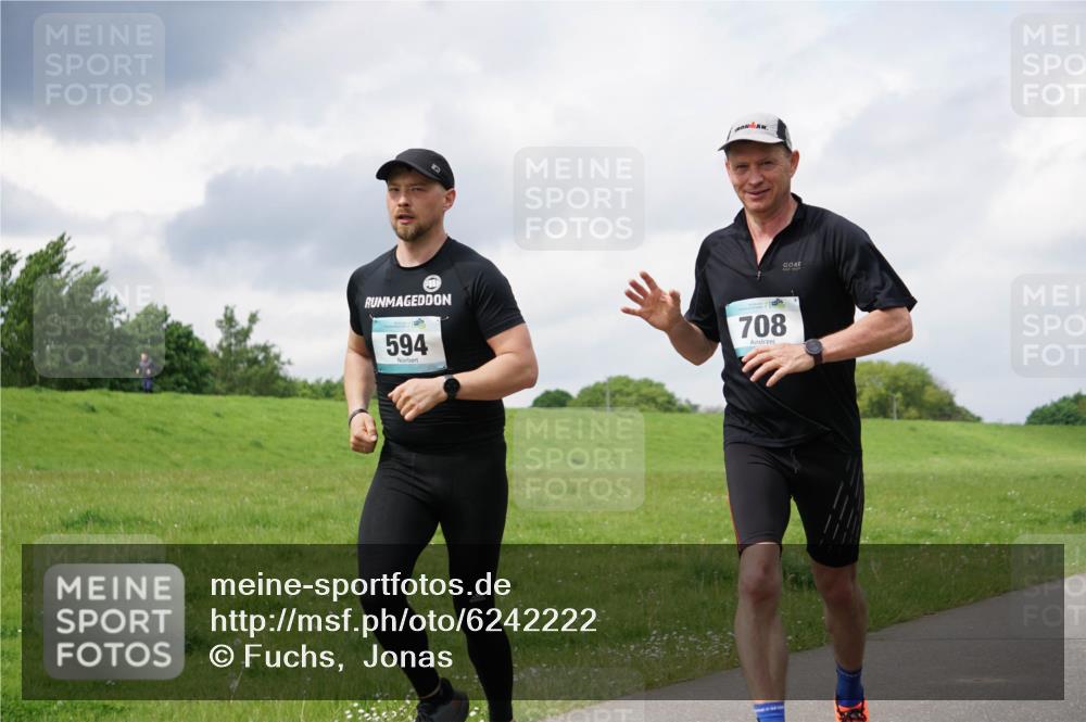 05.05.2024 - 7. Wedeler Halbmarathon Fuchs,  Jonas http://msf.ph/oto/6242222 05.05.2024 12:03:54 Laufen 594, 708 meine-sportfotos.de