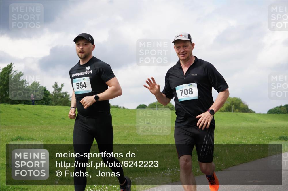 05.05.2024 - 7. Wedeler Halbmarathon Fuchs,  Jonas http://msf.ph/oto/6242223 05.05.2024 12:03:54 Laufen 594, 708 meine-sportfotos.de