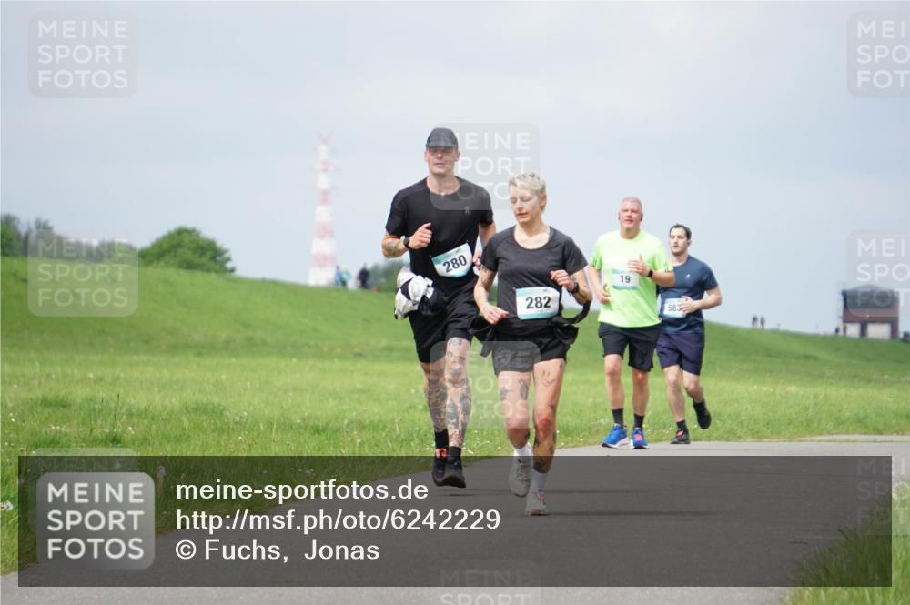 05.05.2024 - 7. Wedeler Halbmarathon Fuchs,  Jonas http://msf.ph/oto/6242229 05.05.2024 12:03:57 Laufen 280, 282, 19, 583 meine-sportfotos.de