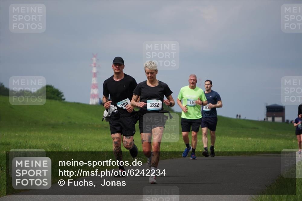 05.05.2024 - 7. Wedeler Halbmarathon Fuchs,  Jonas http://msf.ph/oto/6242234 05.05.2024 12:03:57 Laufen 280, 282, 19, 583 meine-sportfotos.de