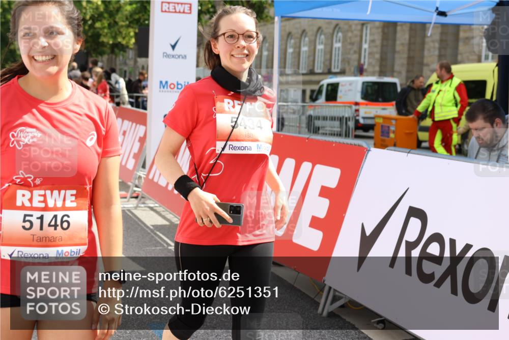 08.06.2024 - REWE Women's Run Strokosch-Dieckow http://msf.ph/oto/6251351 09.06.2024 11:03:27 Ziel 5058, 5130, 5146, 5180, 5228, 5335, 5434 meine-sportfotos.de