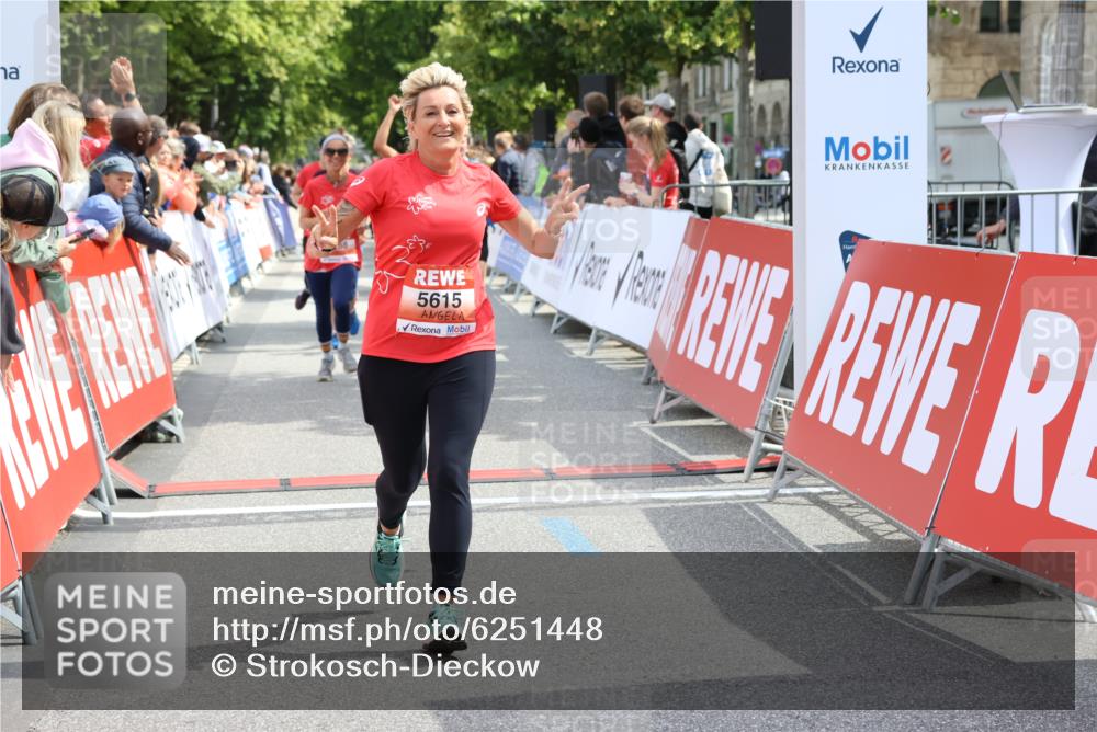 08.06.2024 - REWE Women's Run Strokosch-Dieckow http://msf.ph/oto/6251448 09.06.2024 11:03:46 Ziel 5085, 5086, 5123, 5247, 5288, 5427, 5615 meine-sportfotos.de