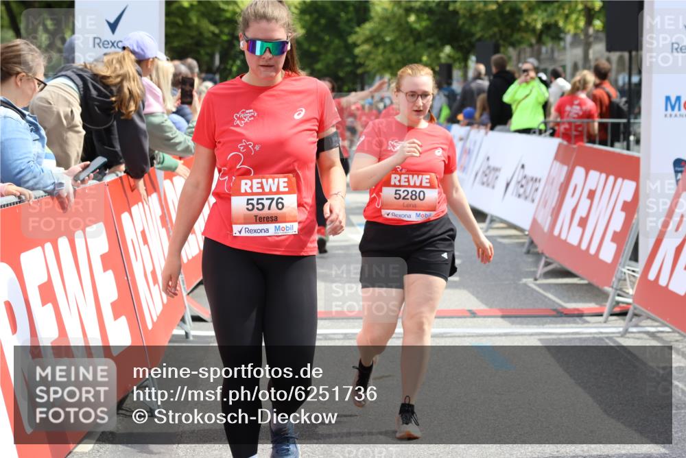 08.06.2024 - REWE Women's Run Strokosch-Dieckow http://msf.ph/oto/6251736 09.06.2024 11:04:49 Ziel 5009, 5140, 5213, 5217, 5271, 5280, 5422, 5576, 5579, 5609 meine-sportfotos.de