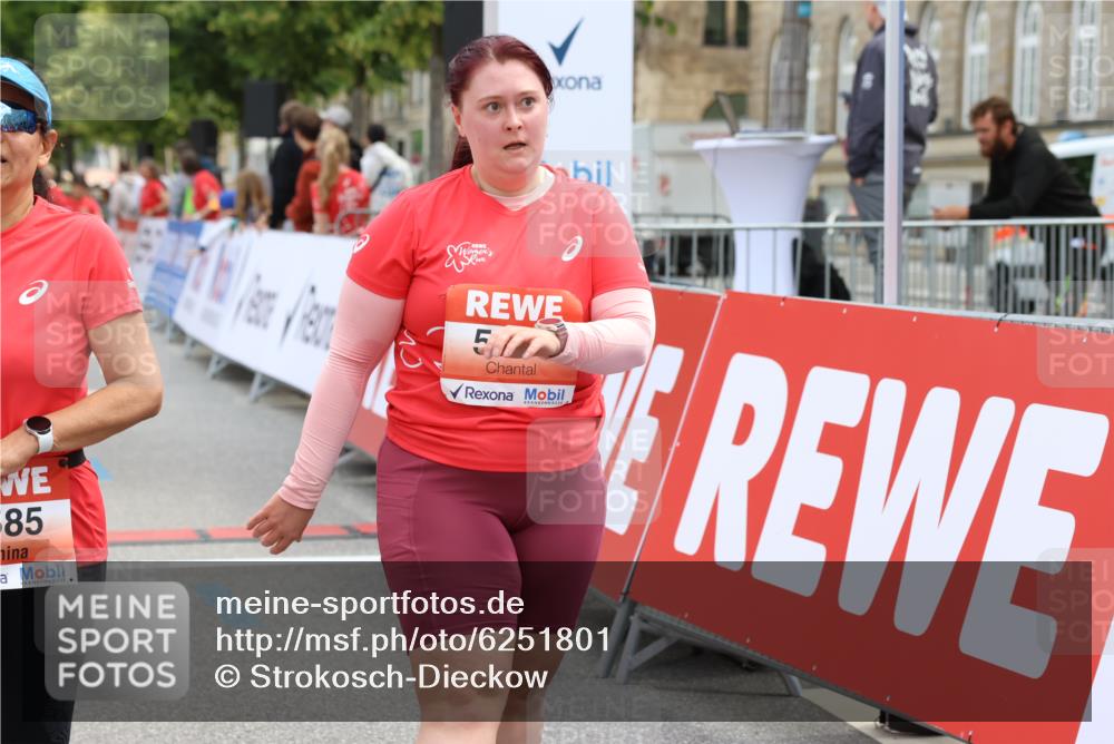 08.06.2024 - REWE Women's Run Strokosch-Dieckow http://msf.ph/oto/6251801 09.06.2024 11:05:03 Ziel 5311, 5432, 5478, 5550, 5585 meine-sportfotos.de