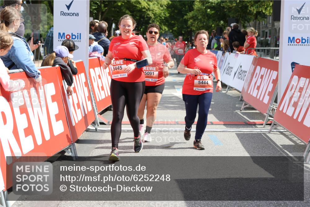 08.06.2024 - REWE Women's Run Strokosch-Dieckow http://msf.ph/oto/6252248 09.06.2024 11:07:08 Ziel 5074, 5079, 5091, 5324, 5444, 5445, 5521, 5618 meine-sportfotos.de