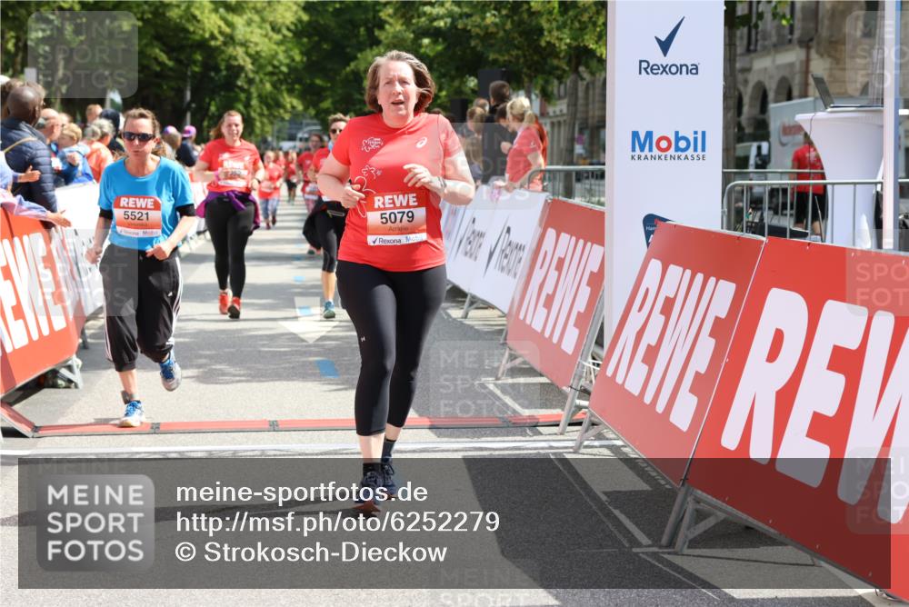 08.06.2024 - REWE Women's Run Strokosch-Dieckow http://msf.ph/oto/6252279 09.06.2024 11:07:16 Ziel 5052, 5079, 5266, 5348, 5521 meine-sportfotos.de