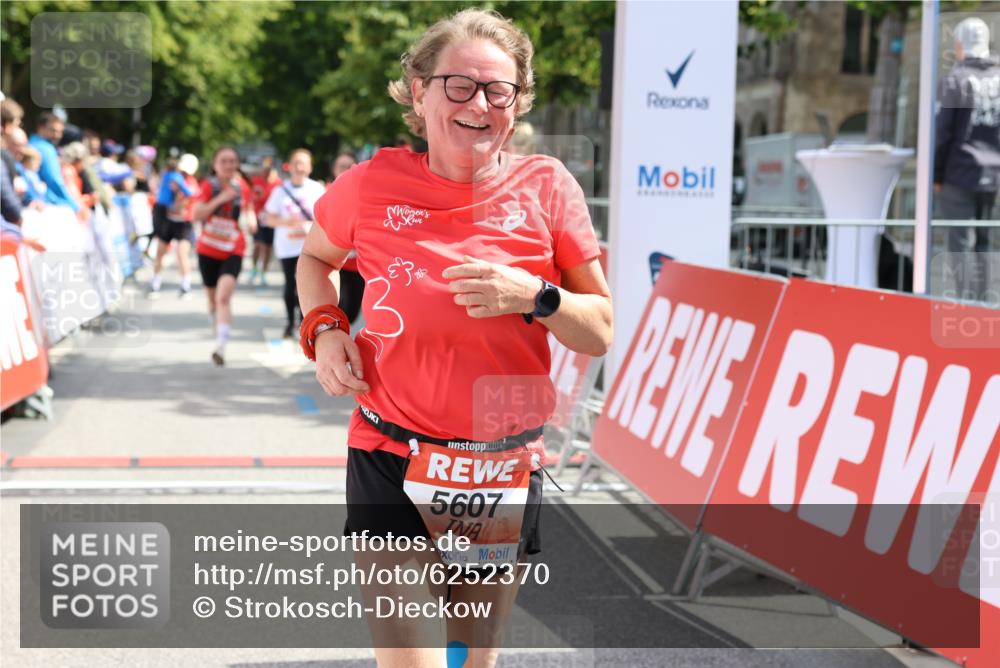 08.06.2024 - REWE Women's Run Strokosch-Dieckow http://msf.ph/oto/6252370 09.06.2024 11:07:31 Ziel 5060, 5095, 5200, 5224, 5393, 5524, 5607 meine-sportfotos.de