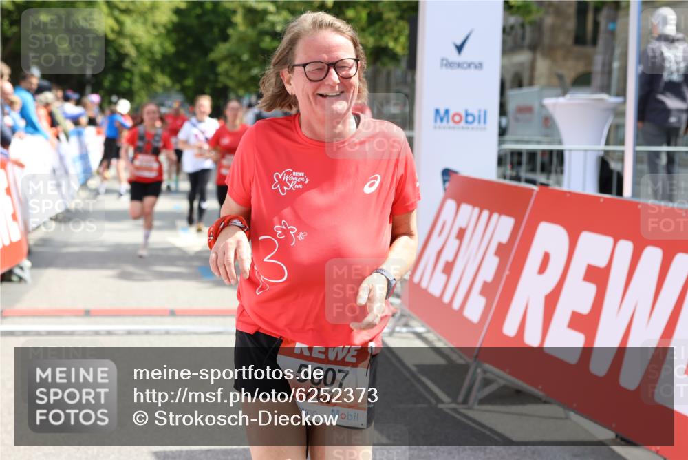 08.06.2024 - REWE Women's Run Strokosch-Dieckow http://msf.ph/oto/6252373 09.06.2024 11:07:31 Ziel 5060, 5095, 5200, 5224, 5393, 5524, 5607 meine-sportfotos.de
