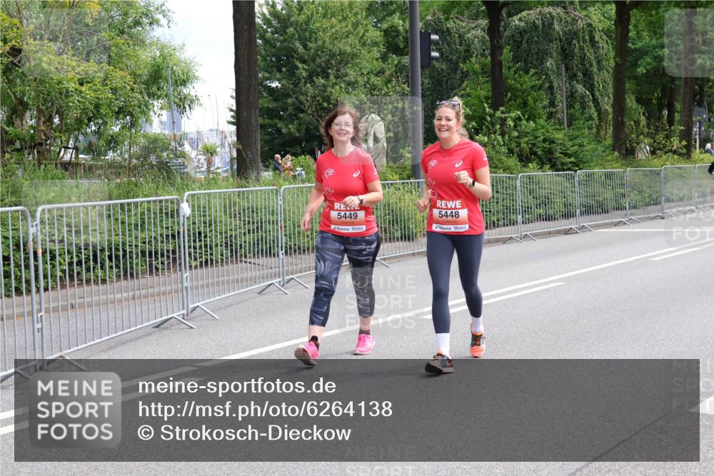 08.06.2024 - REWE Women's Run Strokosch-Dieckow http://msf.ph/oto/6264138 09.06.2024 11:07:38 Laufen 5449, 5448 meine-sportfotos.de