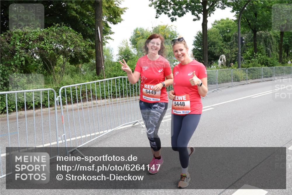 08.06.2024 - REWE Women's Run Strokosch-Dieckow http://msf.ph/oto/6264147 09.06.2024 11:07:41 Laufen 5449, 5448 meine-sportfotos.de