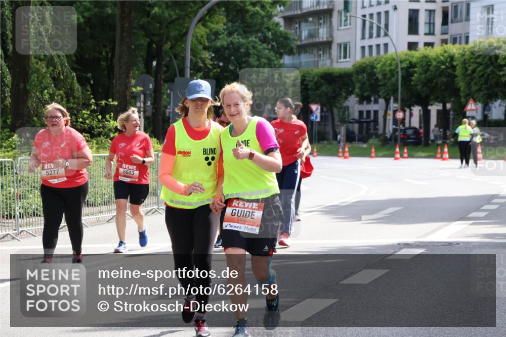 08.06.2024 - REWE Women's Run Strokosch-Dieckow http://msf.ph/oto/6264158 09.06.2024 11:08:00 Laufen 5277, 5603, 5168 meine-sportfotos.de