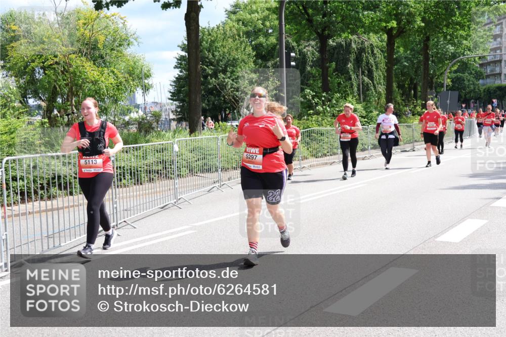 08.06.2024 - REWE Women's Run Strokosch-Dieckow http://msf.ph/oto/6264581 09.06.2024 11:03:40 Laufen 5113, 5297, 22, 5464, 5139 meine-sportfotos.de