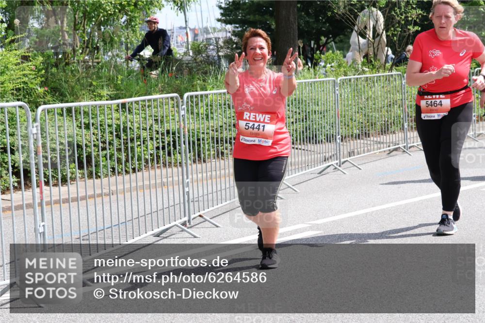 08.06.2024 - REWE Women's Run Strokosch-Dieckow http://msf.ph/oto/6264586 09.06.2024 11:03:44 Laufen 5441, 5464 meine-sportfotos.de