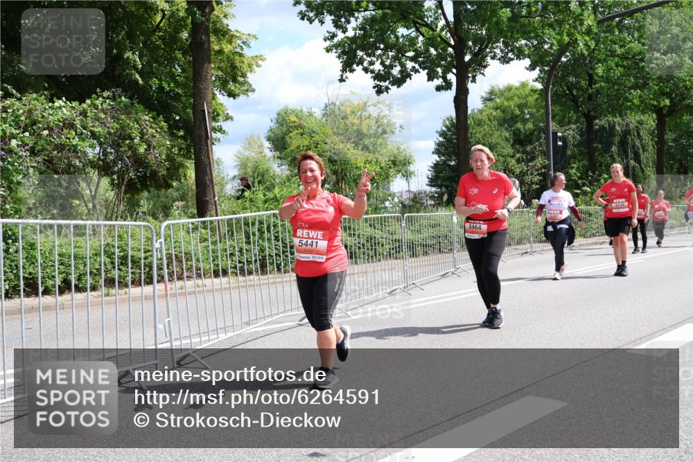 08.06.2024 - REWE Women's Run Strokosch-Dieckow http://msf.ph/oto/6264591 09.06.2024 11:03:45 Laufen 5441, 5464, 5139, 5307 meine-sportfotos.de