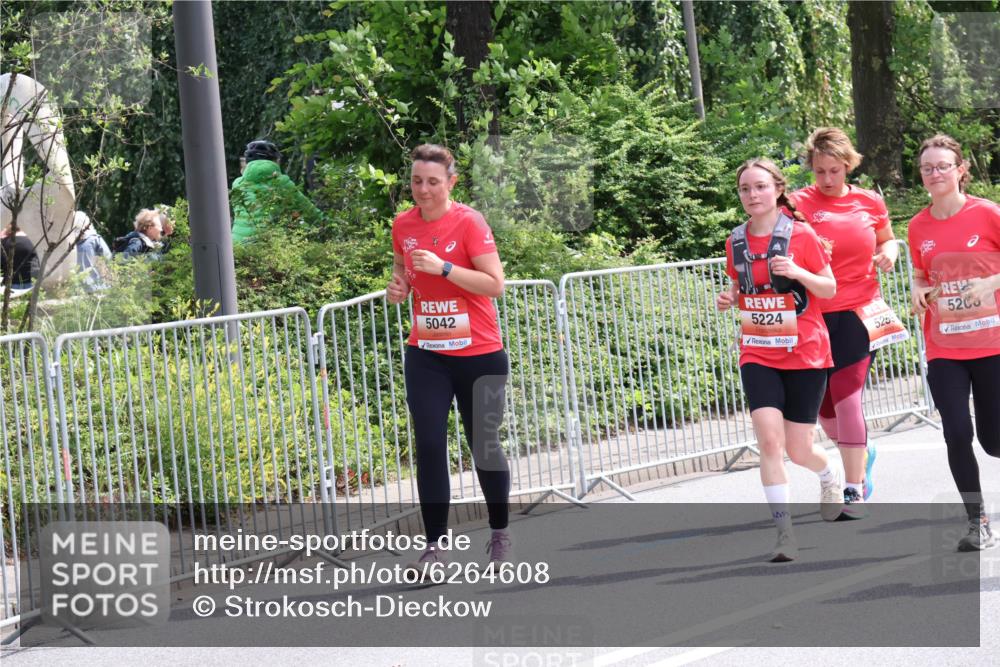 08.06.2024 - REWE Women's Run Strokosch-Dieckow http://msf.ph/oto/6264608 09.06.2024 11:03:53 Laufen 5042, 5224, 5259, 5200 meine-sportfotos.de