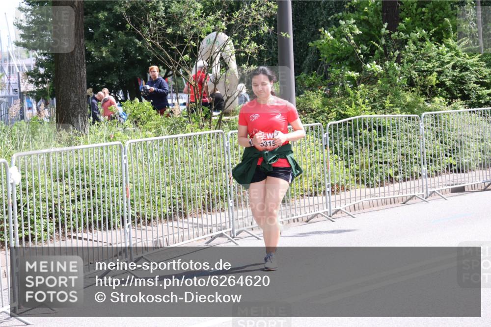 08.06.2024 - REWE Women's Run Strokosch-Dieckow http://msf.ph/oto/6264620 09.06.2024 11:04:03 Laufen 2, 141, 5315 meine-sportfotos.de