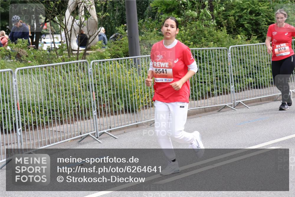08.06.2024 - REWE Women's Run Strokosch-Dieckow http://msf.ph/oto/6264641 09.06.2024 11:04:19 Laufen 5541, 5418 meine-sportfotos.de