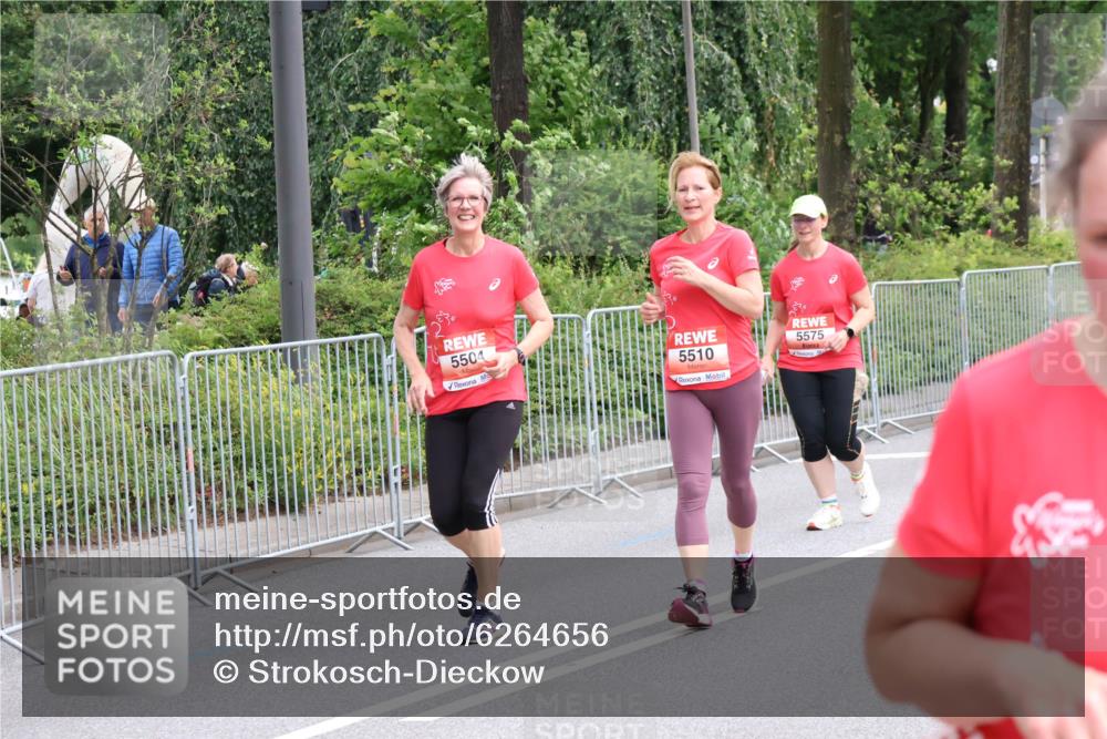 08.06.2024 - REWE Women's Run Strokosch-Dieckow http://msf.ph/oto/6264656 09.06.2024 11:04:30 Laufen 5504, 5510, 5575 meine-sportfotos.de