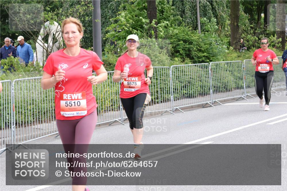 08.06.2024 - REWE Women's Run Strokosch-Dieckow http://msf.ph/oto/6264657 09.06.2024 11:04:32 Laufen 5510, 3, 5575, 5329 meine-sportfotos.de