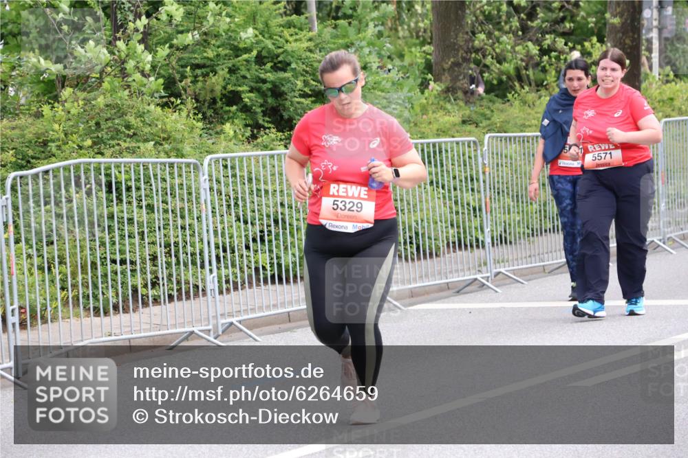 08.06.2024 - REWE Women's Run Strokosch-Dieckow http://msf.ph/oto/6264659 09.06.2024 11:04:34 Laufen 5329, 5, 5571 meine-sportfotos.de
