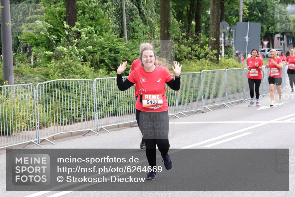 08.06.2024 - REWE Women's Run Strokosch-Dieckow http://msf.ph/oto/6264669 09.06.2024 11:04:49 Laufen 5408, 3505, 5507 meine-sportfotos.de