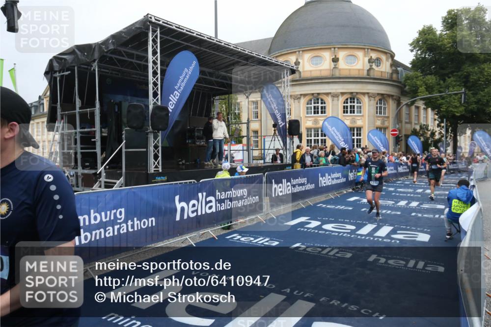 30.06.2024 - hella hamburg halbmarathon Michael Strokosch http://msf.ph/oto/6410947 30.06.2024 10:39:43 Ziel 636, 1340, 4763, 6960, 7503, 7614, 7904, 11038, 12093 meine-sportfotos.de