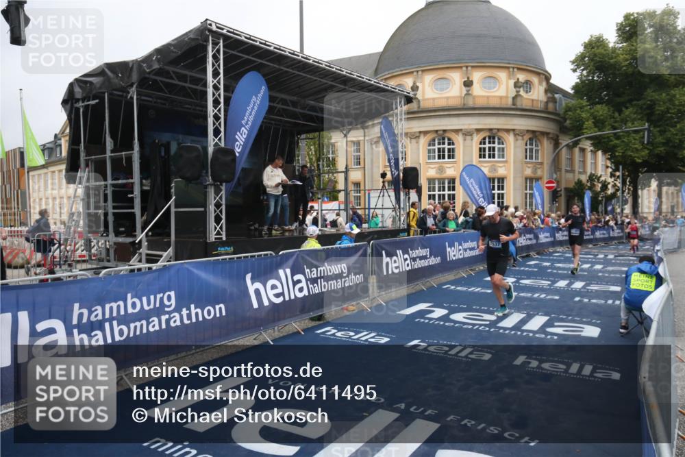 30.06.2024 - hella hamburg halbmarathon Michael Strokosch http://msf.ph/oto/6411495 30.06.2024 10:40:14 Ziel 3791, 4295, 4572, 7537, 7593, 8087, 8279, 10216, 10973, 11469 meine-sportfotos.de