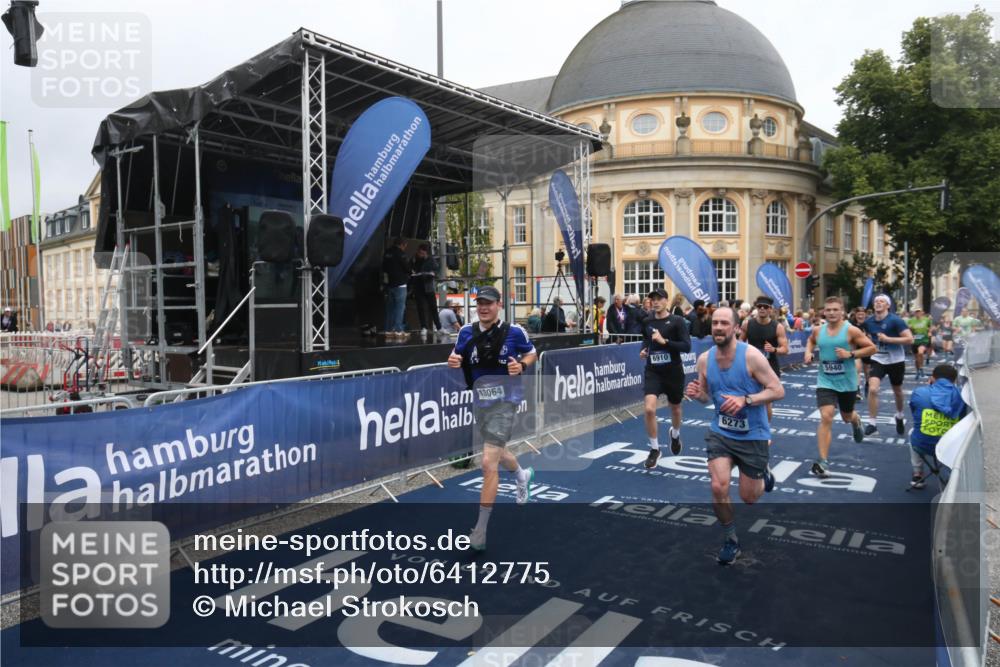 30.06.2024 - hella hamburg halbmarathon Michael Strokosch http://msf.ph/oto/6412775 30.06.2024 10:41:29 Ziel 2960, 5147, 5940, 6273, 6910, 7440, 7453, 7777, 7865, 9109, 10921, 11810, 12537, 13013, 13064 meine-sportfotos.de