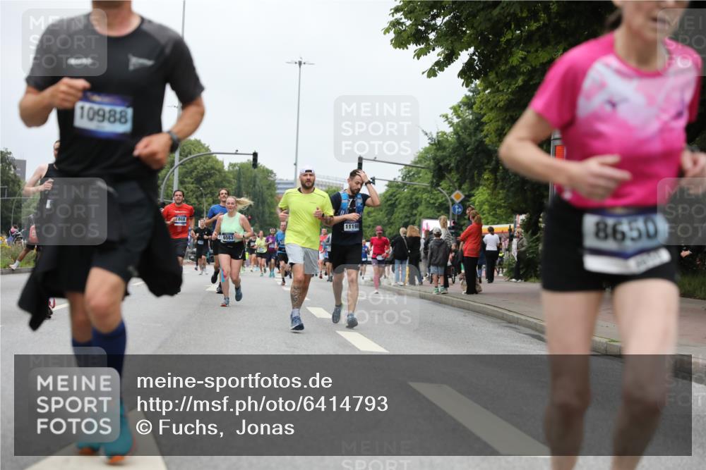 30.06.2024 - hella hamburg halbmarathon Fuchs,  Jonas http://msf.ph/oto/6414793 30.06.2024 11:12:58 20KM 1924, 2182, 3133, 3135, 3556, 3651, 4455, 6583, 6725, 6900, 7202, 7580, 7810, 7850, 8024, 8339, 8634, 8650, 9083, 10037, 10105, 10434, 10448, 10462, 10518, 10988, 11198, 11289, 11426, 11736, 12488 meine-sportfotos.de