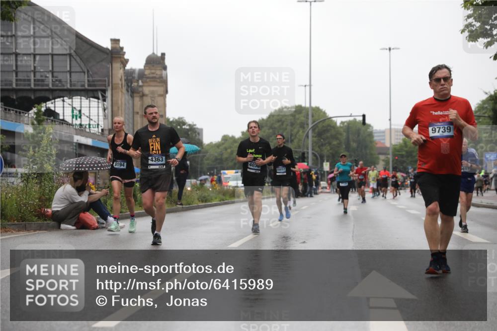 30.06.2024 - hella hamburg halbmarathon Fuchs,  Jonas http://msf.ph/oto/6415989 30.06.2024 11:45:24 20KM 1169, 1347, 1461, 1463, 2143, 2387, 4038, 4362, 4363, 4733, 6291, 6352, 6577, 6578, 6976, 6987, 7079, 7763, 8117, 8159, 8160, 8365, 8401, 9194, 9311, 9312, 9597, 9739, 9904, 10686, 10857, 11785, 12076, 12507, 13319 meine-sportfotos.de