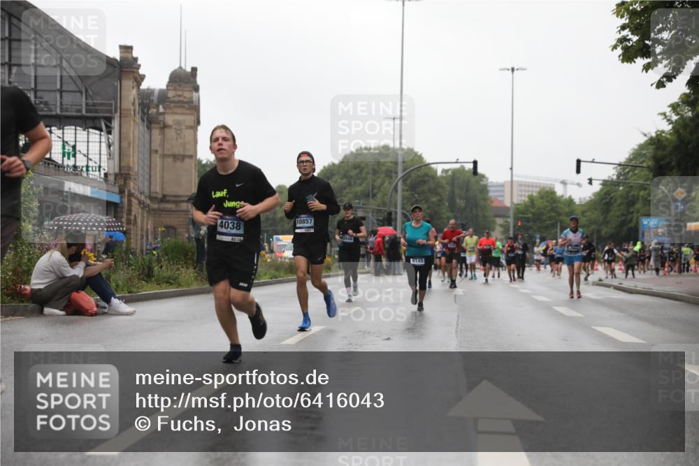 30.06.2024 - hella hamburg halbmarathon Fuchs,  Jonas http://msf.ph/oto/6416043 30.06.2024 11:45:26 20KM 1169, 1347, 1461, 1463, 2143, 2387, 4038, 4362, 4363, 4733, 6291, 6352, 6577, 6578, 6976, 6987, 7079, 7763, 8117, 8145, 8159, 8160, 8365, 8401, 9194, 9311, 9312, 9597, 9739, 9904, 9940, 10686, 10857, 12076, 12507 meine-sportfotos.de
